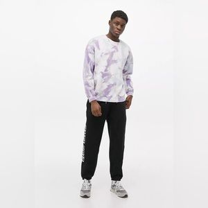 Urban Outfitters iets frans… White Tie-Dye Crew Neck Sweatshirt